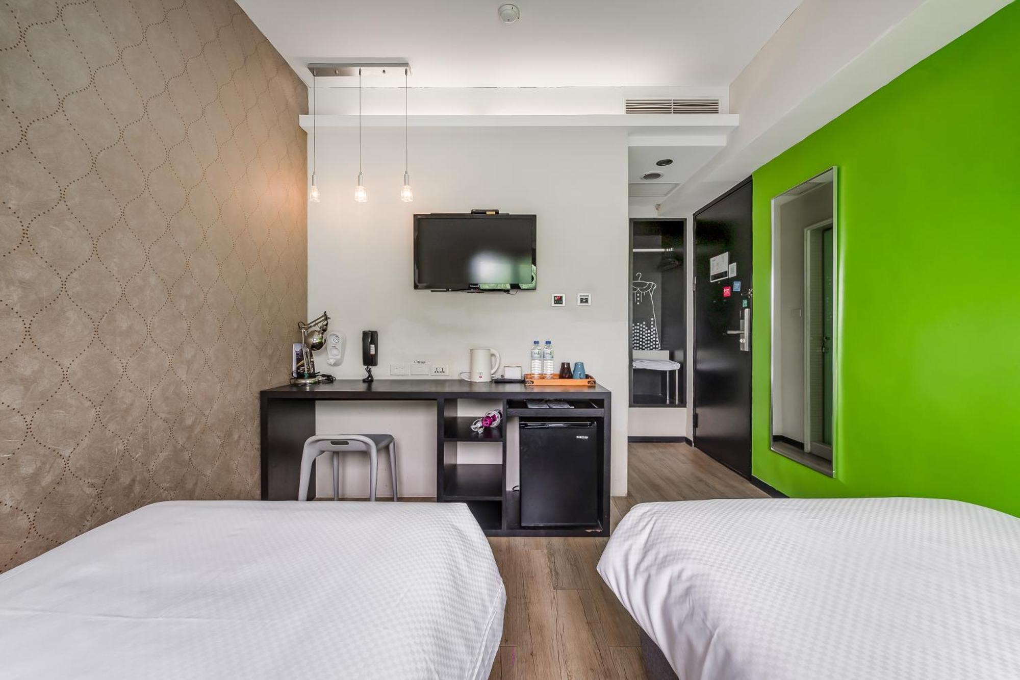 Check Inn Express Kaohsiung Love River Екстериор снимка