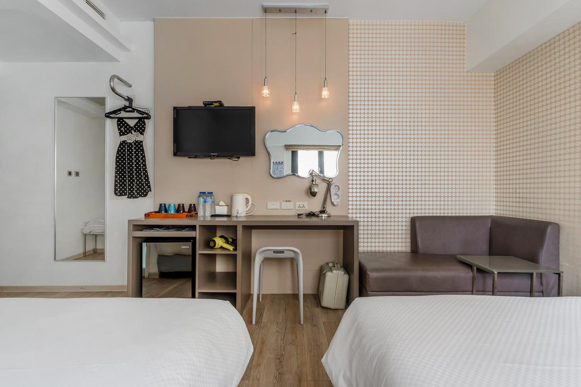 Check Inn Express Kaohsiung Love River Екстериор снимка