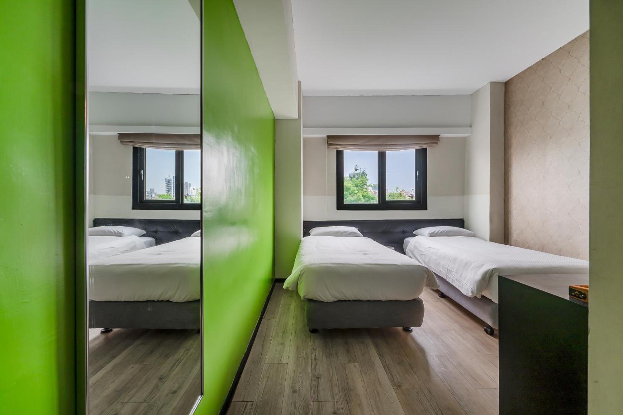 Check Inn Express Kaohsiung Love River Екстериор снимка