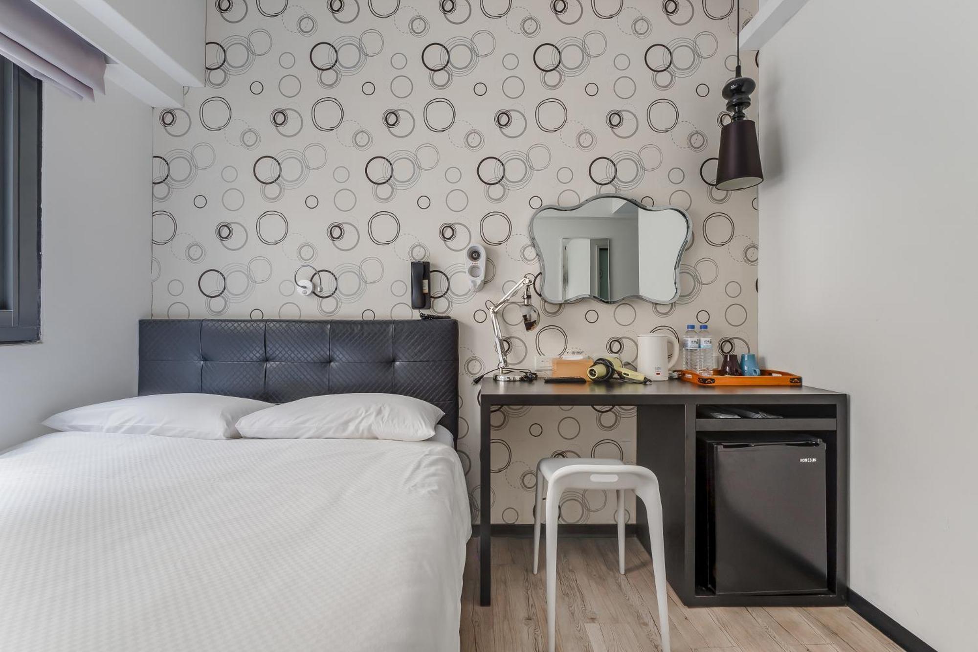 Check Inn Express Kaohsiung Love River Екстериор снимка