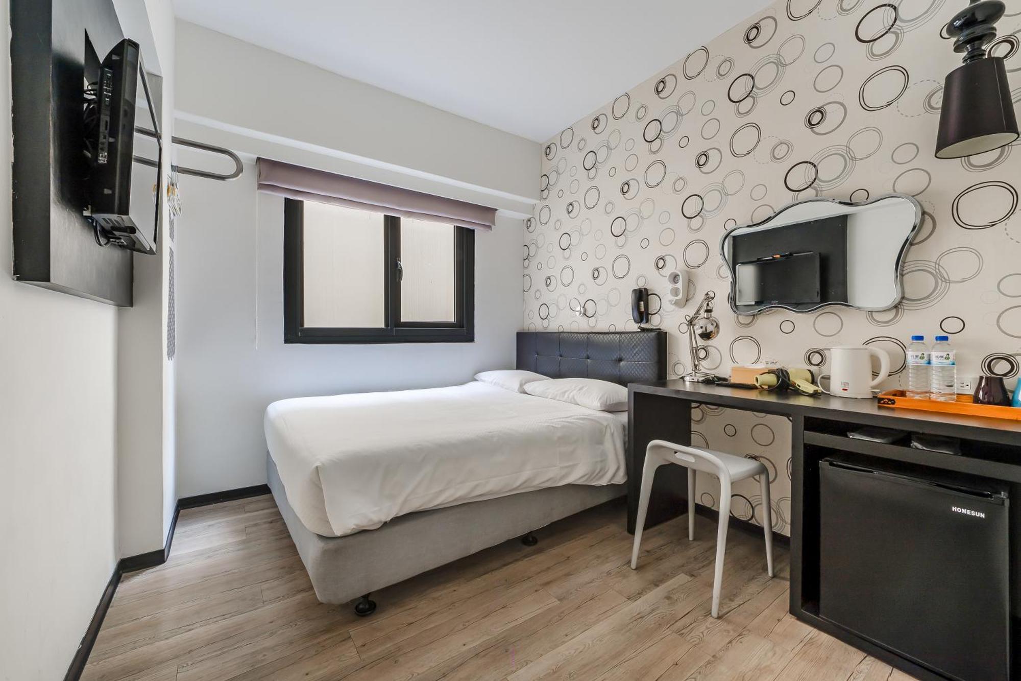 Check Inn Express Kaohsiung Love River Екстериор снимка