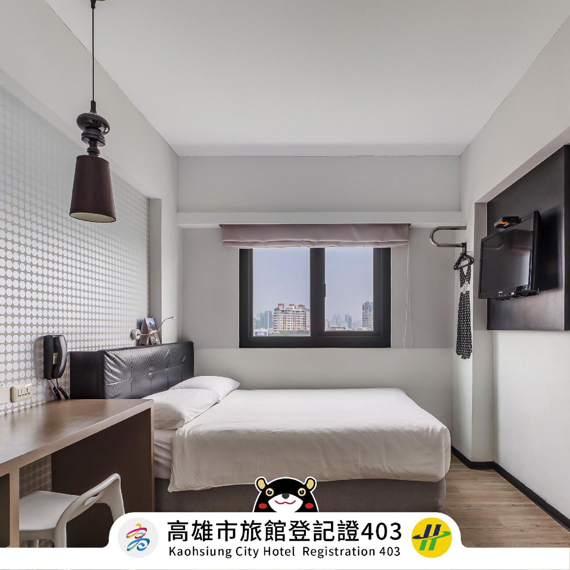 Check Inn Express Kaohsiung Love River Екстериор снимка