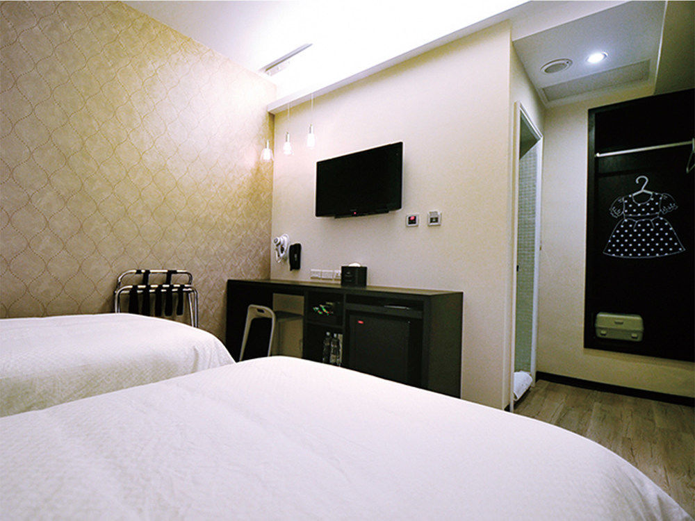 Check Inn Express Kaohsiung Love River Екстериор снимка